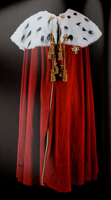 Новогодний костюм сказочного царя или короля. Легко шьем на основе базового варианта