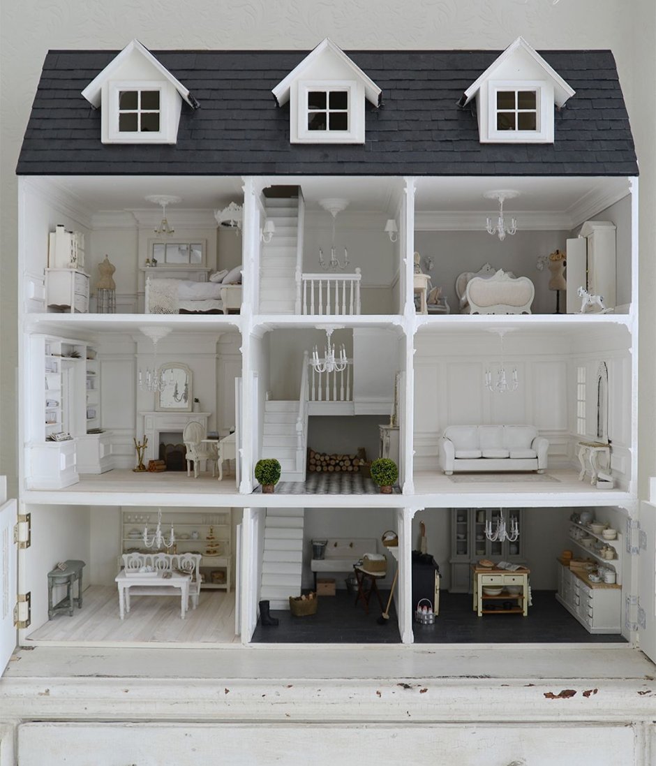 Реалистичный дом для кукол