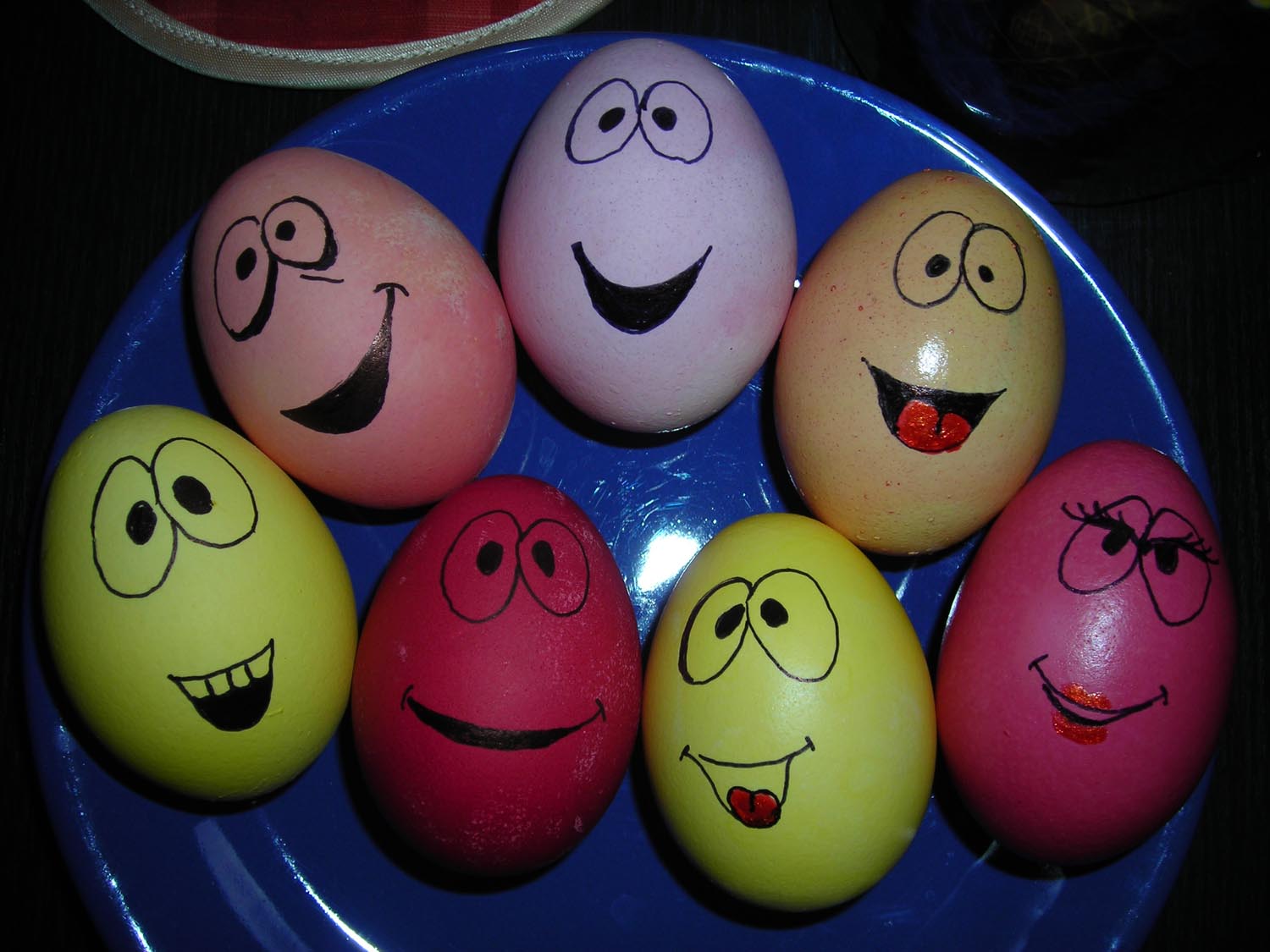 Как раскрасить яйца на пасху. Необычные яйца на Пасху. Необычно раскрасить яйца. Яйца на Пасху оригинальные идеи. Разрисованные яйца на Пасху.